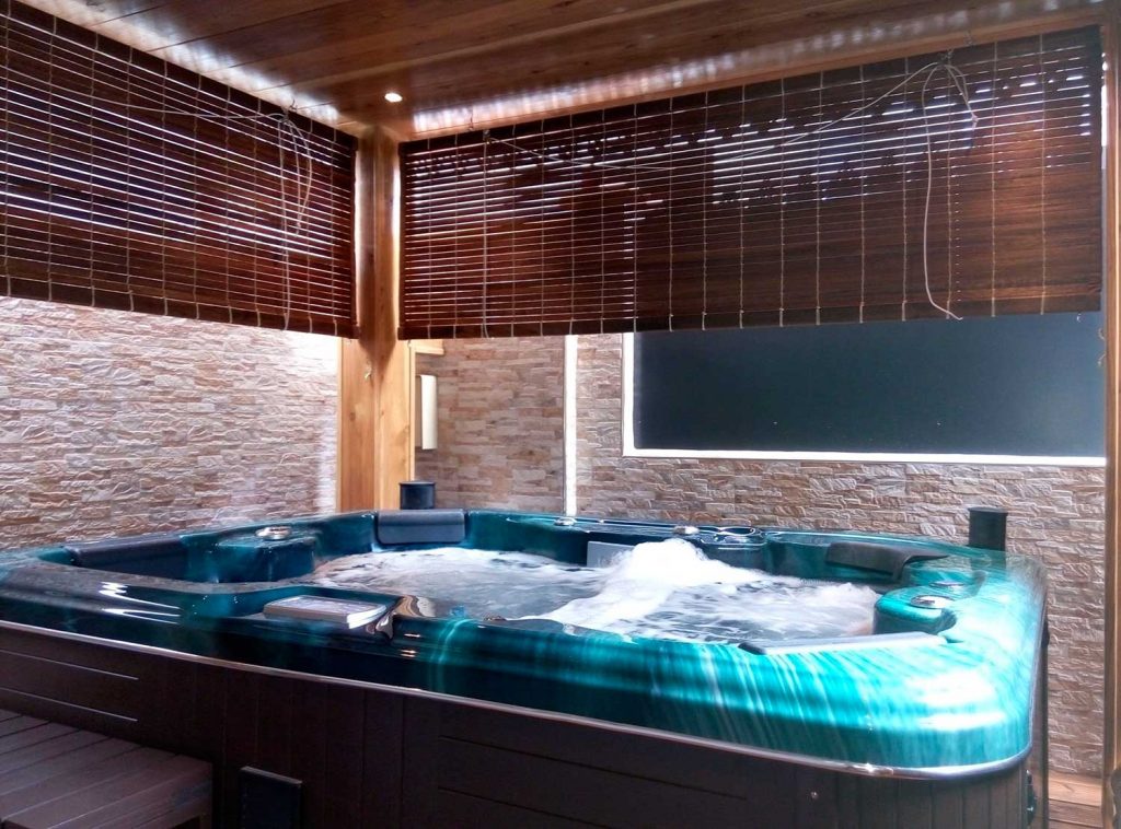 store mauricien teinte teck